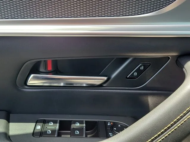 2024 Mazda CX-90 3.3 Turbo S photo 16