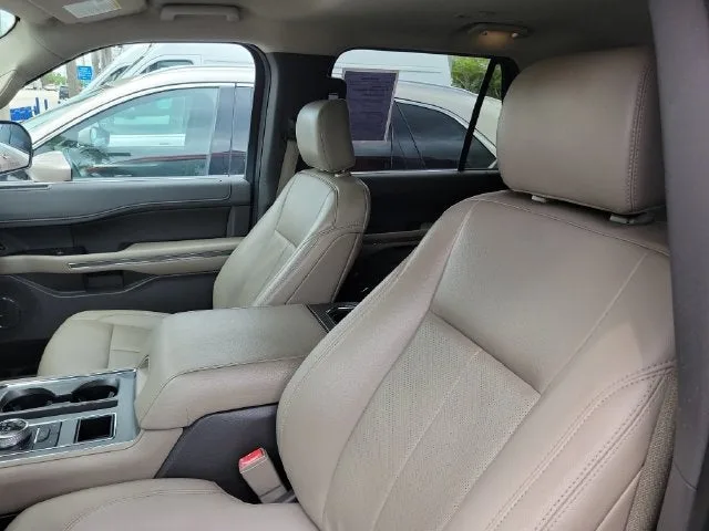 2020 Ford Expedition XLT photo 9