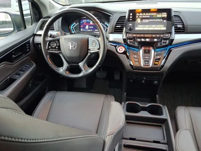 2022 Honda Odyssey Touring photo 9