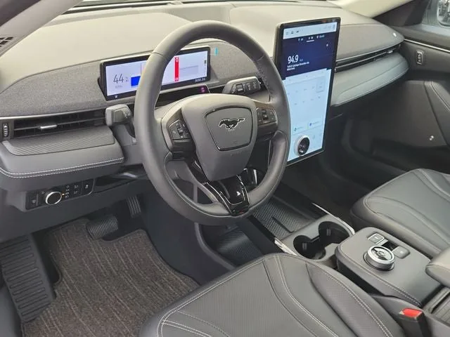 2024 Ford Mustang Mach-E Premium photo 10