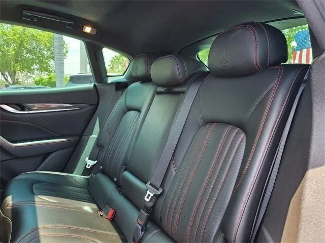 2019 Maserati Levante Base photo 19