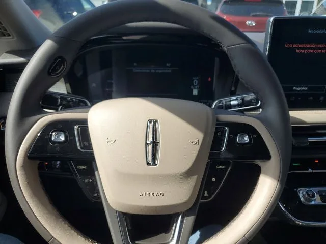 2023 Lincoln Corsair Standard photo 18