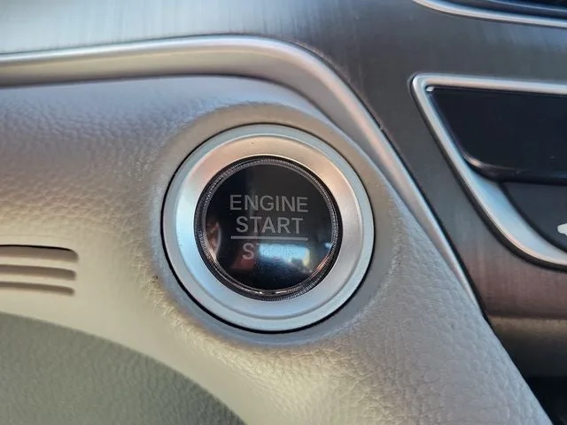 2019 Honda Accord LX photo 22