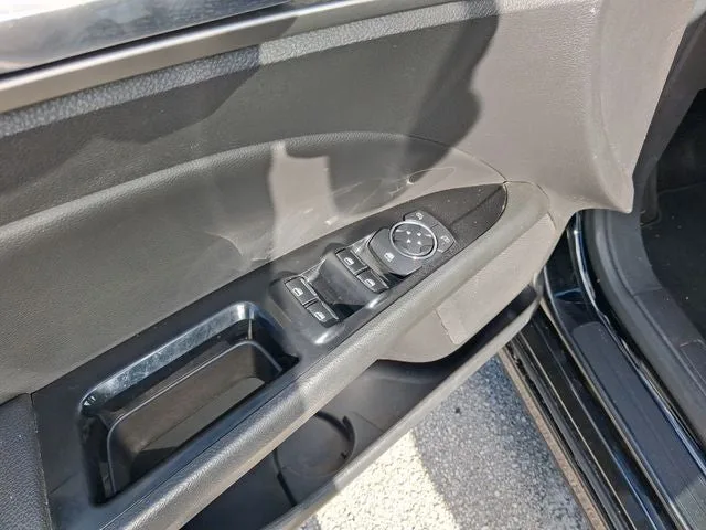 2016 Ford Fusion Energi SE Luxury photo 14