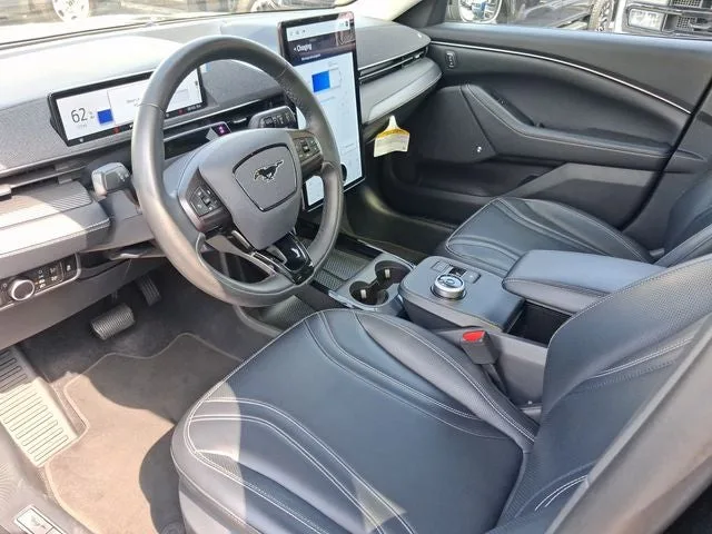 2023 Ford Mustang Mach-E Premium photo 12