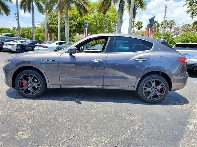 2019 Maserati Levante Base photo 5