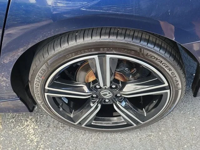 2019 Honda Accord LX photo 7