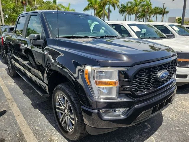 2022 Ford F-150 XL photo 2