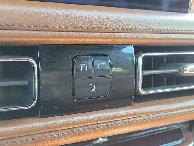 2020 Lincoln Aviator Reserve photo 24