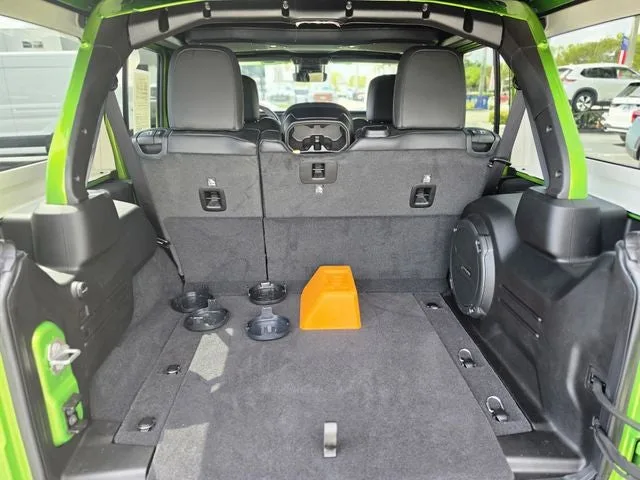 2025 Jeep Wrangler Rubicon 392 photo 7