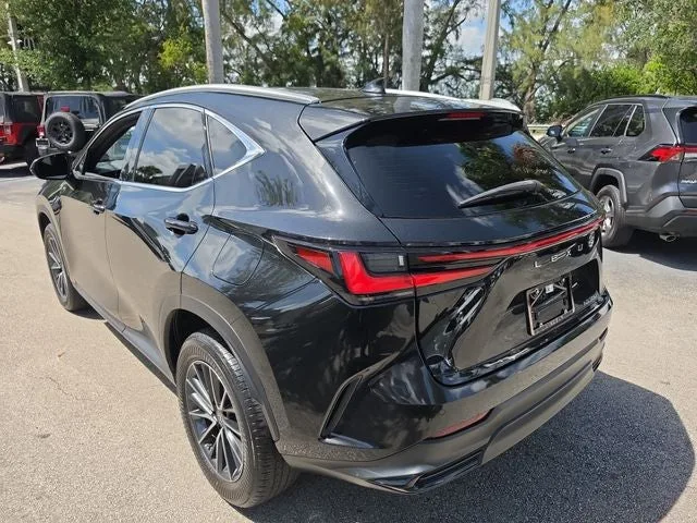 2023 Lexus NX 350 Premium photo 3