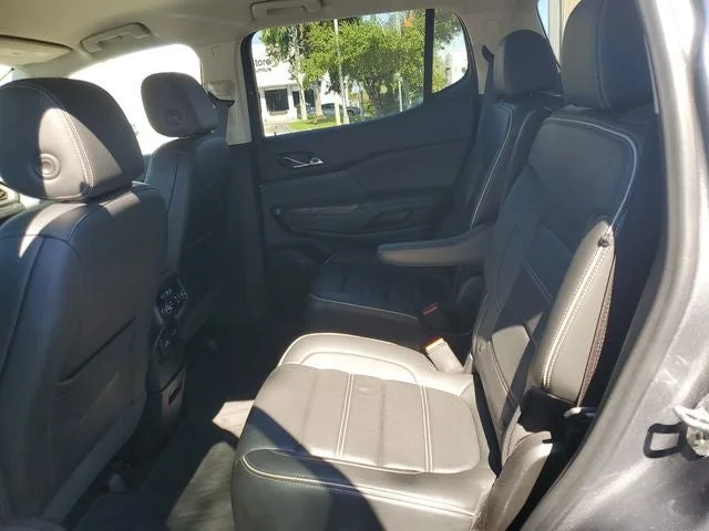 2021 GMC Acadia Denali photo 9