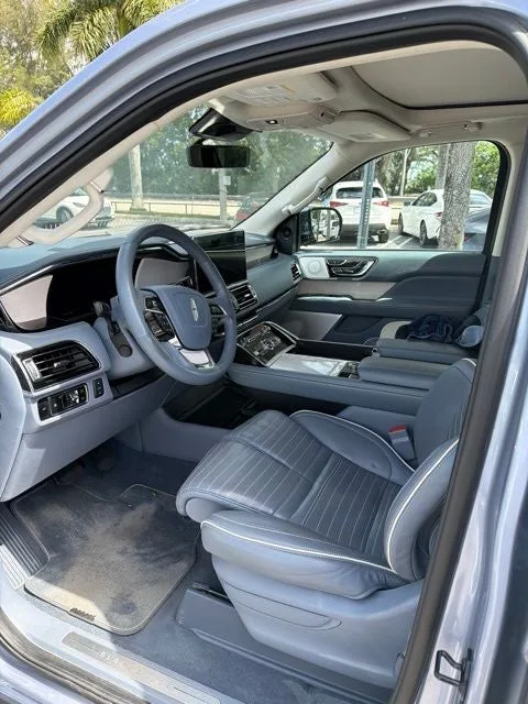 2024 Lincoln Navigator Black Label photo 4