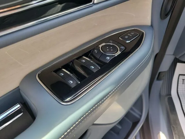 2024 Lincoln Navigator Black Label photo 13