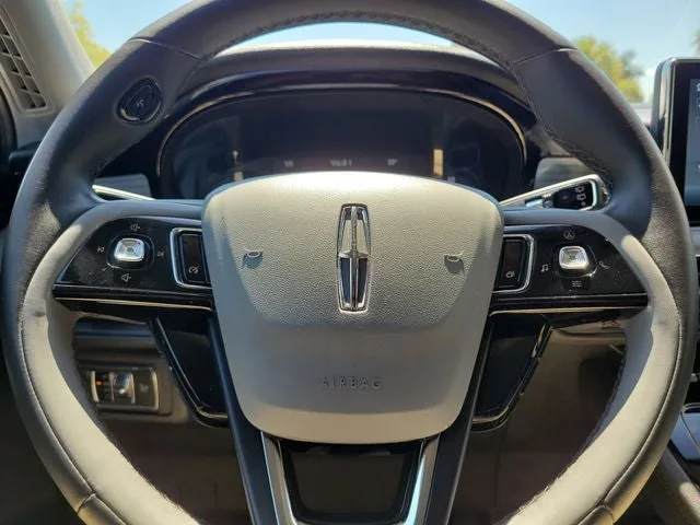 2022 Lincoln Corsair Standard photo 18