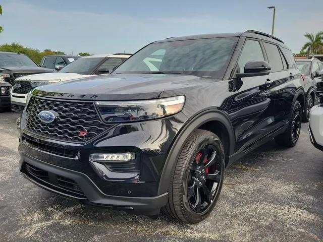 2023 Ford Explorer ST photo 31