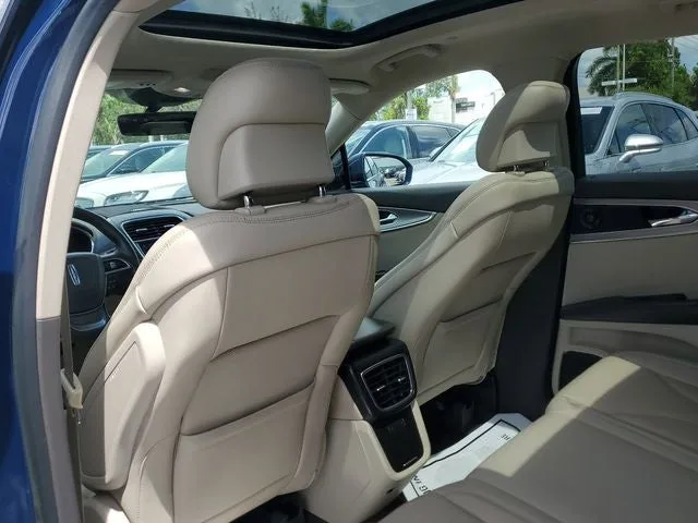 2019 Lincoln Nautilus Reserve photo 11