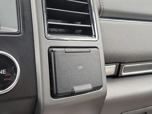 2020 Ford Expedition XLT photo 27