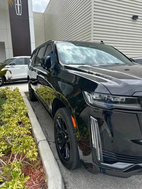 2023 Cadillac Escalade ESV Sport photo 3