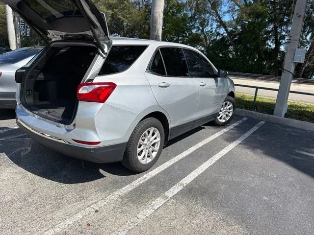 2020 Chevrolet Equinox LT photo 4