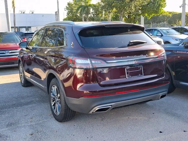 2022 Lincoln Nautilus Standard photo 3