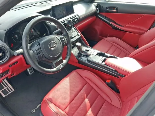 2023 Lexus IS 350 F SPORT photo 11