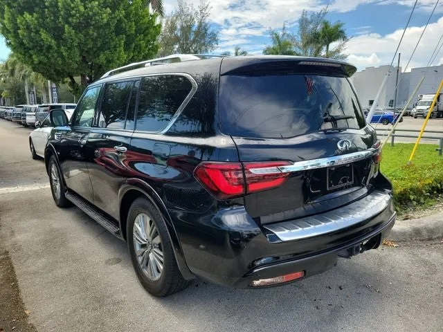 2019 INFINITI QX80 LUXE photo 3