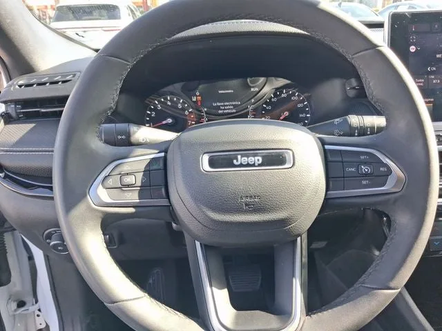 2023 Jeep Compass Latitude photo 15