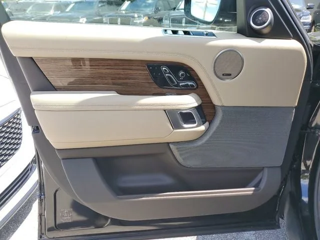 2018 Land Rover Range Rover 5.0L V8 Supercharged photo 18