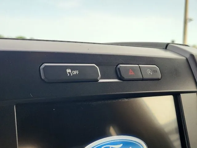 2017 Ford F-150 XLT photo 25