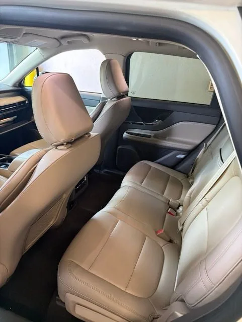 2022 Lincoln Corsair Standard photo 3