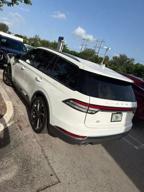 2023 Lincoln Aviator Reserve Premium photo 2