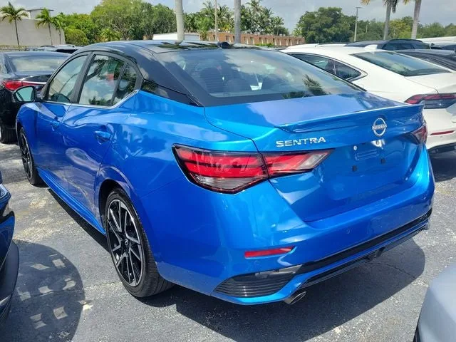 2025 Nissan Sentra SR photo 4