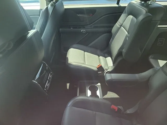 2025 Lincoln Aviator Premiere Premium photo 9