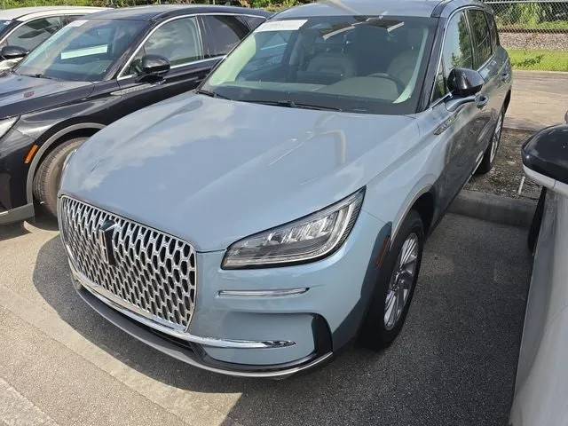 2024 Lincoln Corsair Premiere photo 2