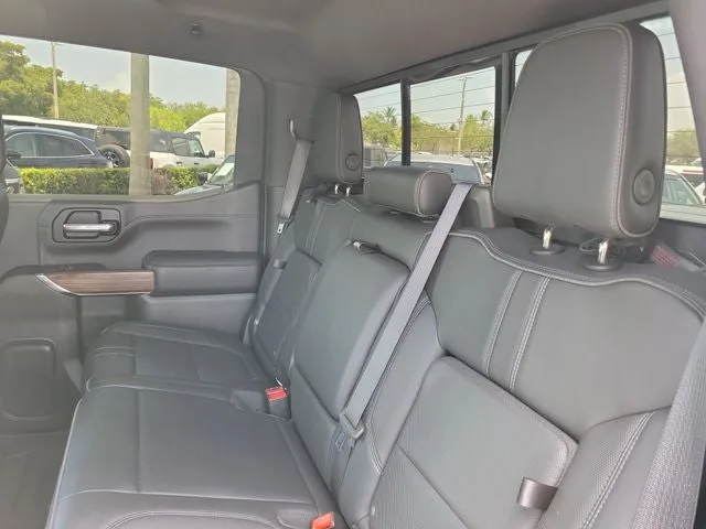 2020 Chevrolet Silverado 1500 High Country photo 12