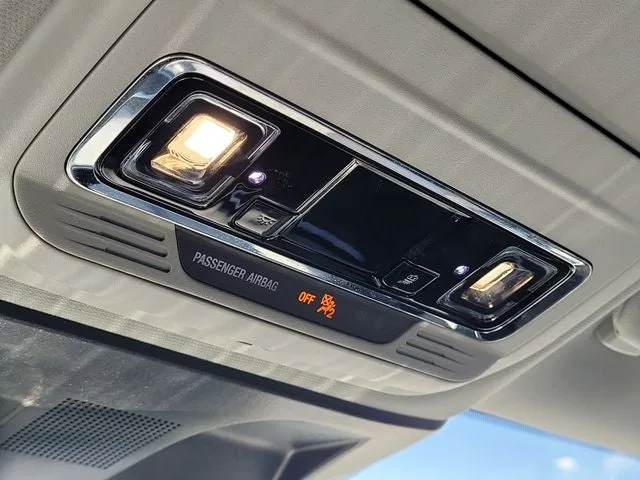 2022 Lincoln Corsair Standard photo 28