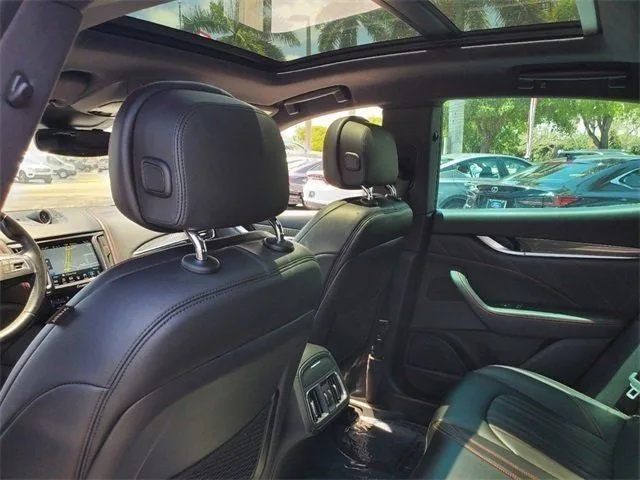 2019 Maserati Levante Base photo 20
