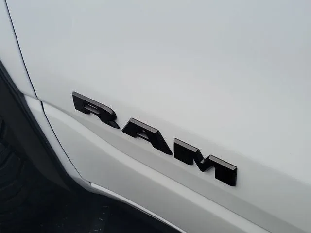 2024 RAM 1500 Laramie photo 8