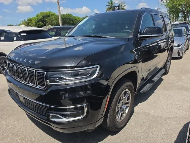 2023 Jeep Wagoneer Base photo 2