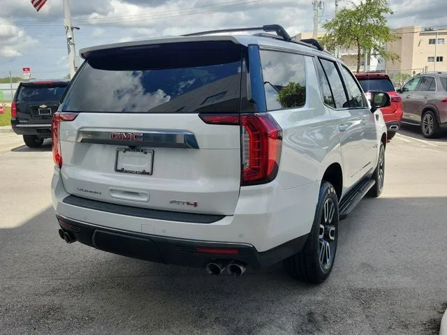 2022 GMC Yukon AT4 photo 6