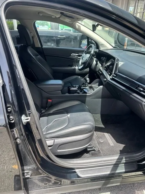 2023 Kia Sportage EX photo 7