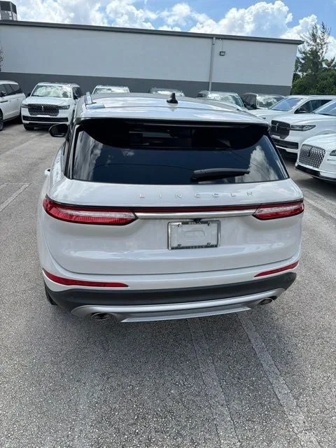 2022 Lincoln Corsair Standard photo 12