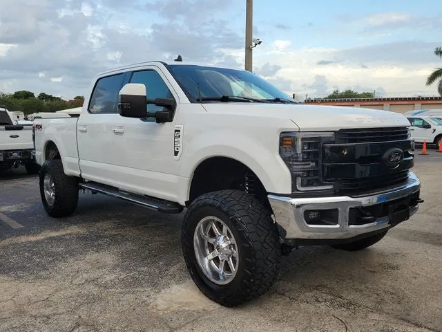 2019 Ford F-250SD Lariat photo 2