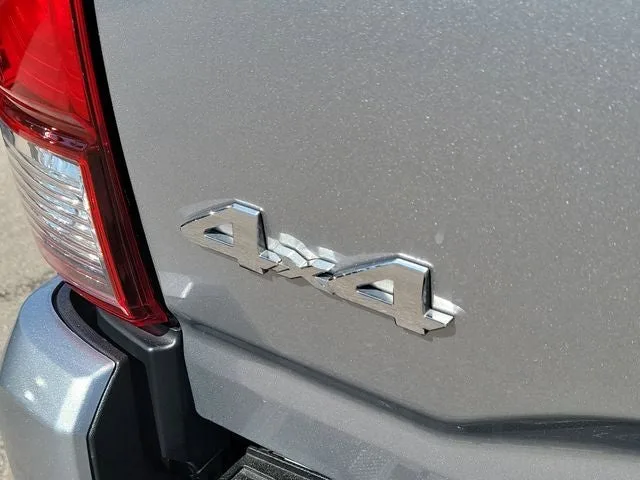 2022 Toyota Tacoma SR V6 photo 7