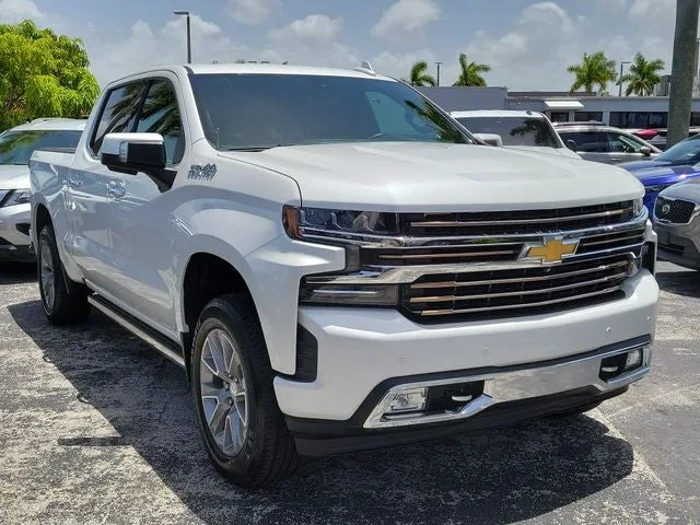 2020 Chevrolet Silverado 1500 High Country photo 2