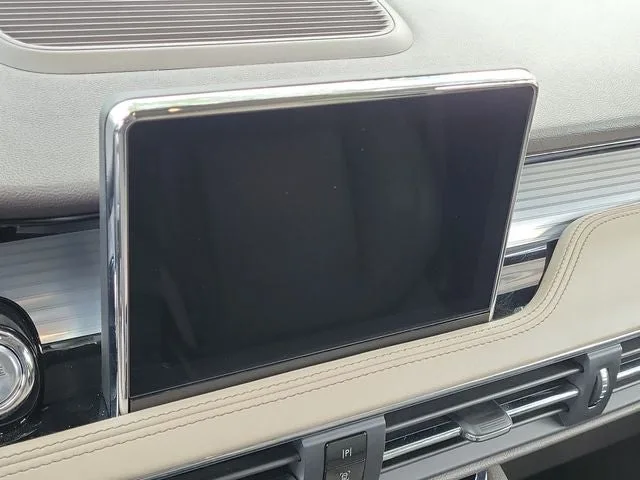 2022 Lincoln Corsair Standard photo 22