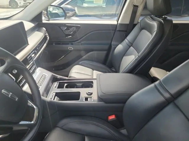 2025 Lincoln Aviator Premiere Premium photo 10