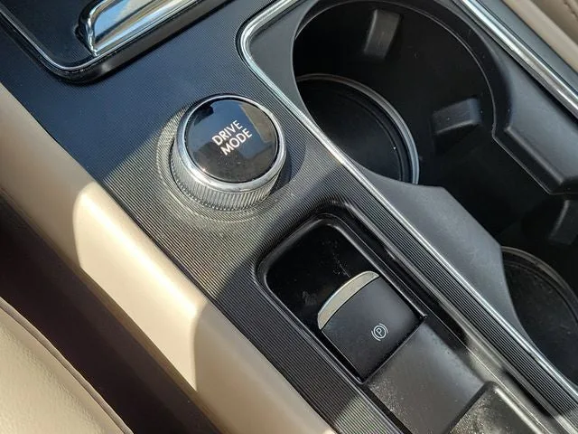 2023 Lincoln Corsair Standard photo 28