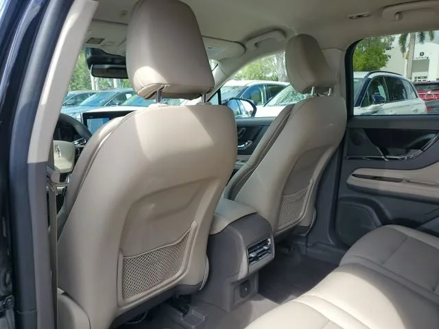 2024 Lincoln Corsair Premiere photo 11